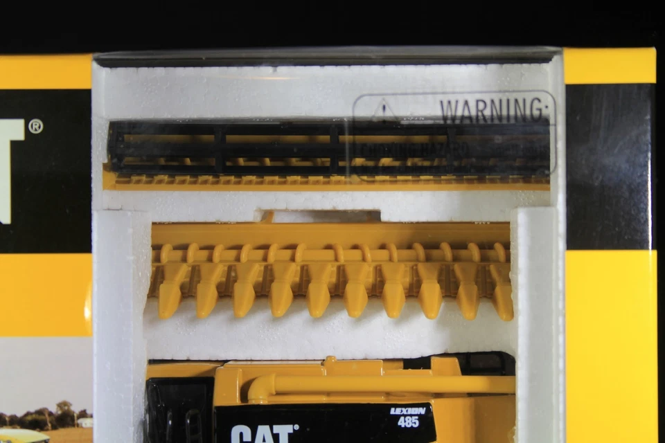 1/64 Cat Caterpillar Lexion Combine 485 With Corn And Grain Heads - Image 4 of 4