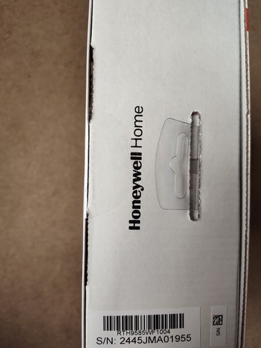 Honeywell Home Smart Color Thermostat w/ Custom Color Background RTH9585WF New - Picture 5 of 6