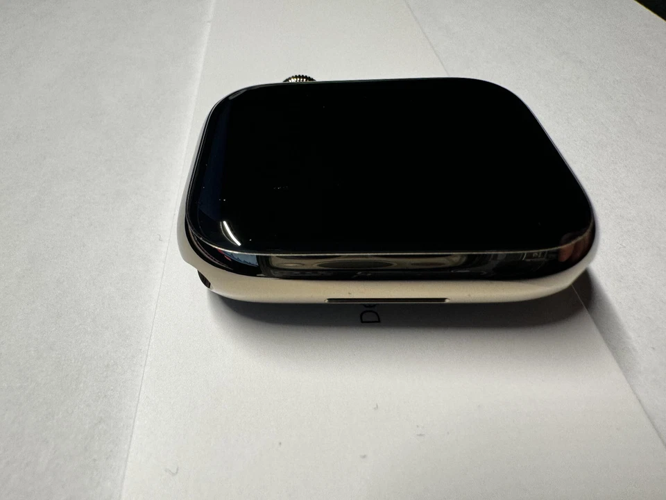 Apple Watch Series 7 en acier inoxydable doré - Photo 4/4