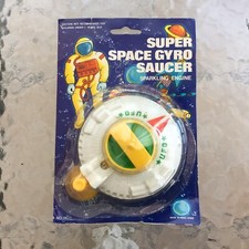 1970 SUPER SPACE GYRO SAUCER UFO U.F.O. Sparkling Engine TOY SEALED IN CARD