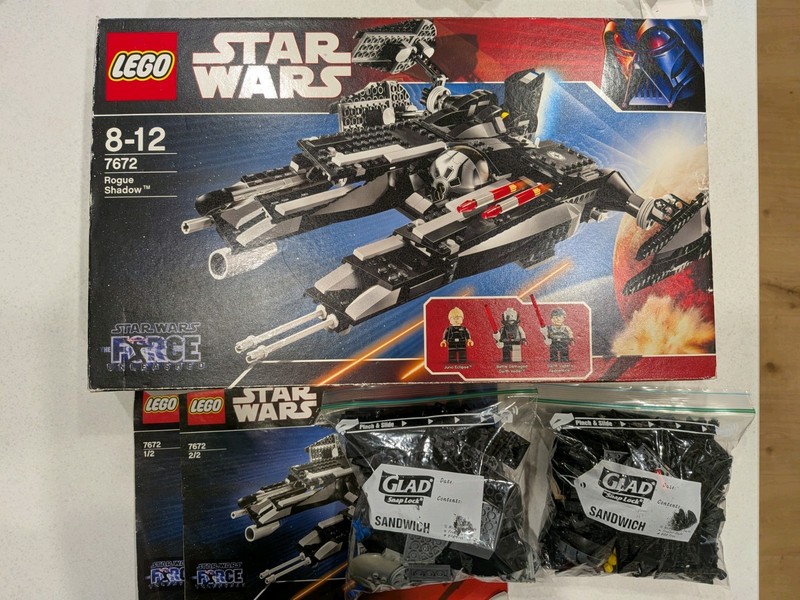 LEGO Star Wars: Rogue Shadow (7672) Complete with Minifigs, instructions & Box