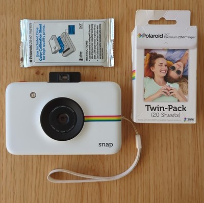 Polaroid Snap camera with 30 Zink Paper sheets - Tested & Working
