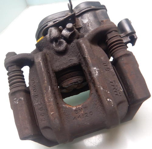 BMW 520i 184PS / F10 / BREMSSATTEL SATTEL / hinten rechts / 330x20mm (CM238)