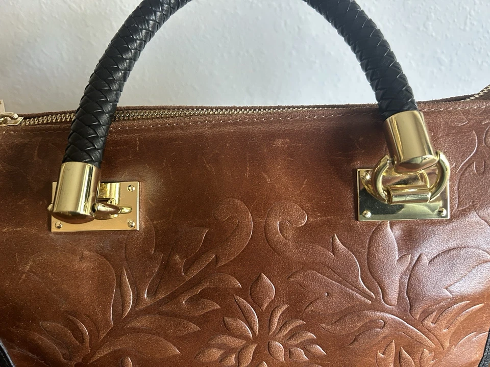 Cartera Borde En Pelle de cuero marrón en relieve hecha en Italia Foto 4 de 4