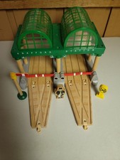 Thomas Wooden Railway Knapford Station with Lights  Extras VG Condition