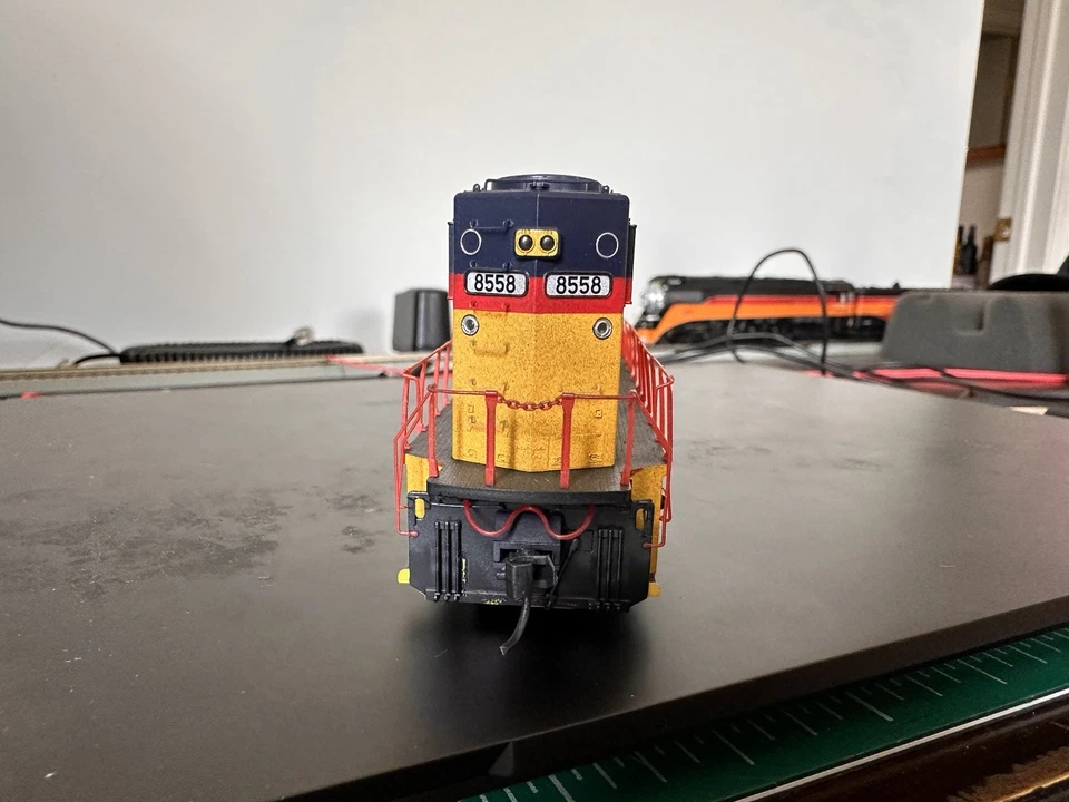 Proto 2000 HO scale Chessie System C&O SD50 #8558 DCC Ready Weathered READ DESC. - Image 4 of 4