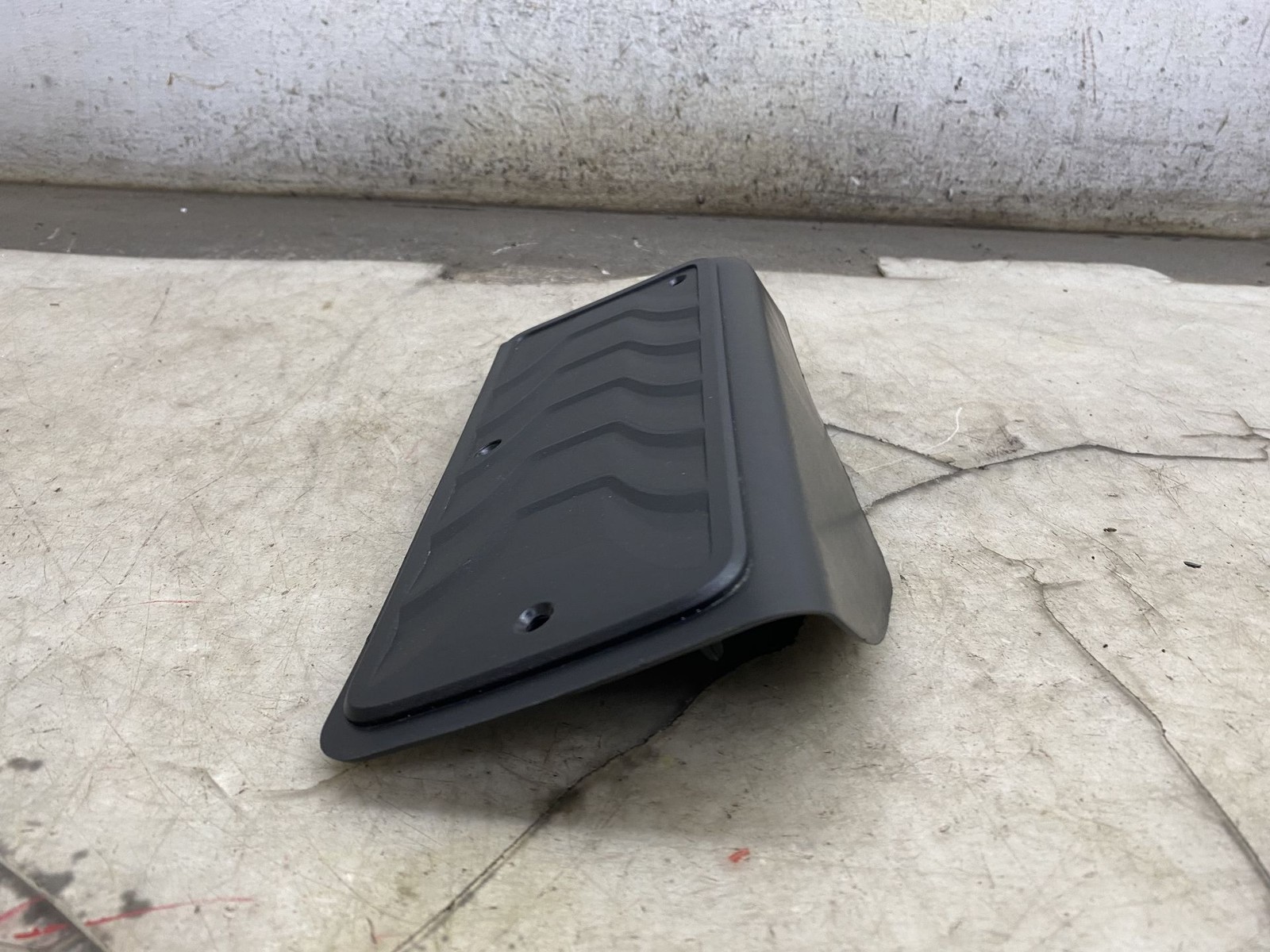 2020-2025 ASTON MARTIN DBX OEM DRIVER FOOT REST DEAD PEDAL LHD MY83-12020-AA