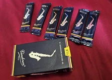 Vandoren Alto Saxophone Reeds #3.5 six individual reeds Brand new in Open Box