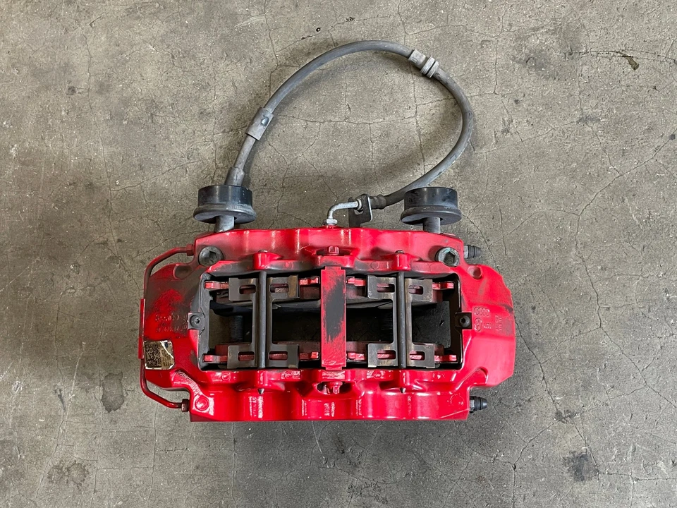 2017 奥迪 RS3 8V 左前驱动器布雷博制动卡钳红色 1613 原始设备制造商 — 第 2/4 张图片