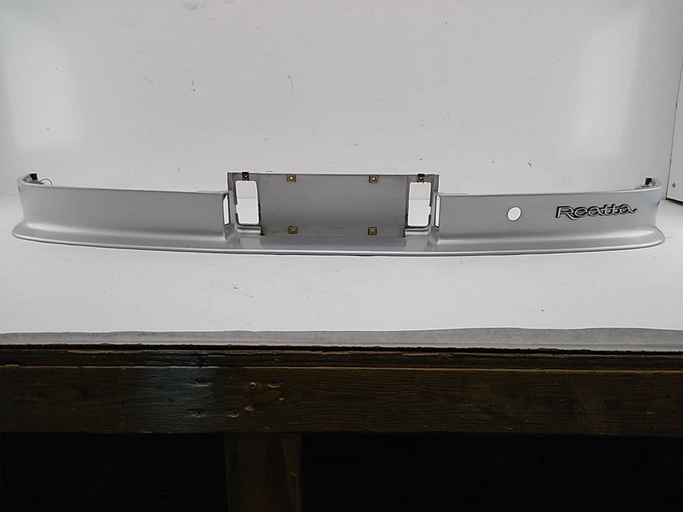 BUICK REATTA COUPE Rear Upper Bumper Valance 1988-1991 Foto 3 de 4