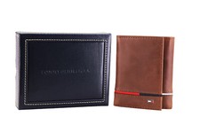 Tommy Hilfiger Men's Leather RFID Extra Capacity Trifold Wallet 31TL110044