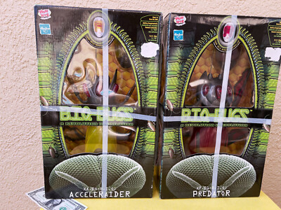 2 different NEW-B.I.O.Bugs in Boxes w/Remote Controllers-Predator & Acceleraider