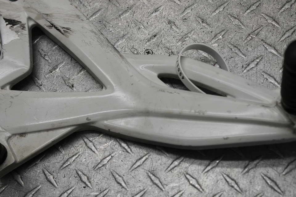 Kawasaki Ninja 650R Ex650A 2006 reposapiés delantero izquierdo clavija paso Foto 4 de 4