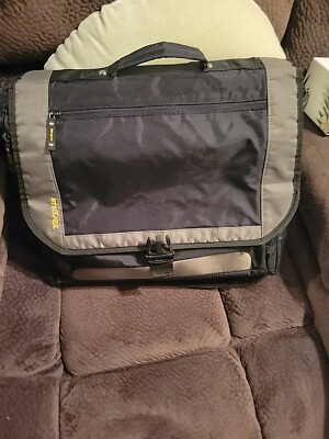 Targus TCG200 Notebook Messenger Bag