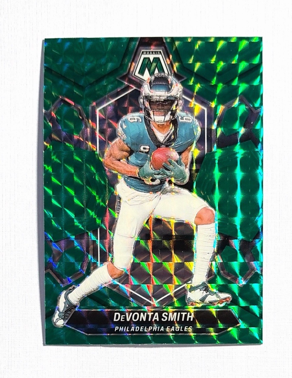 DeVonta Smith ~ 2024 Panini Mosaic ~ Green Prizm #179