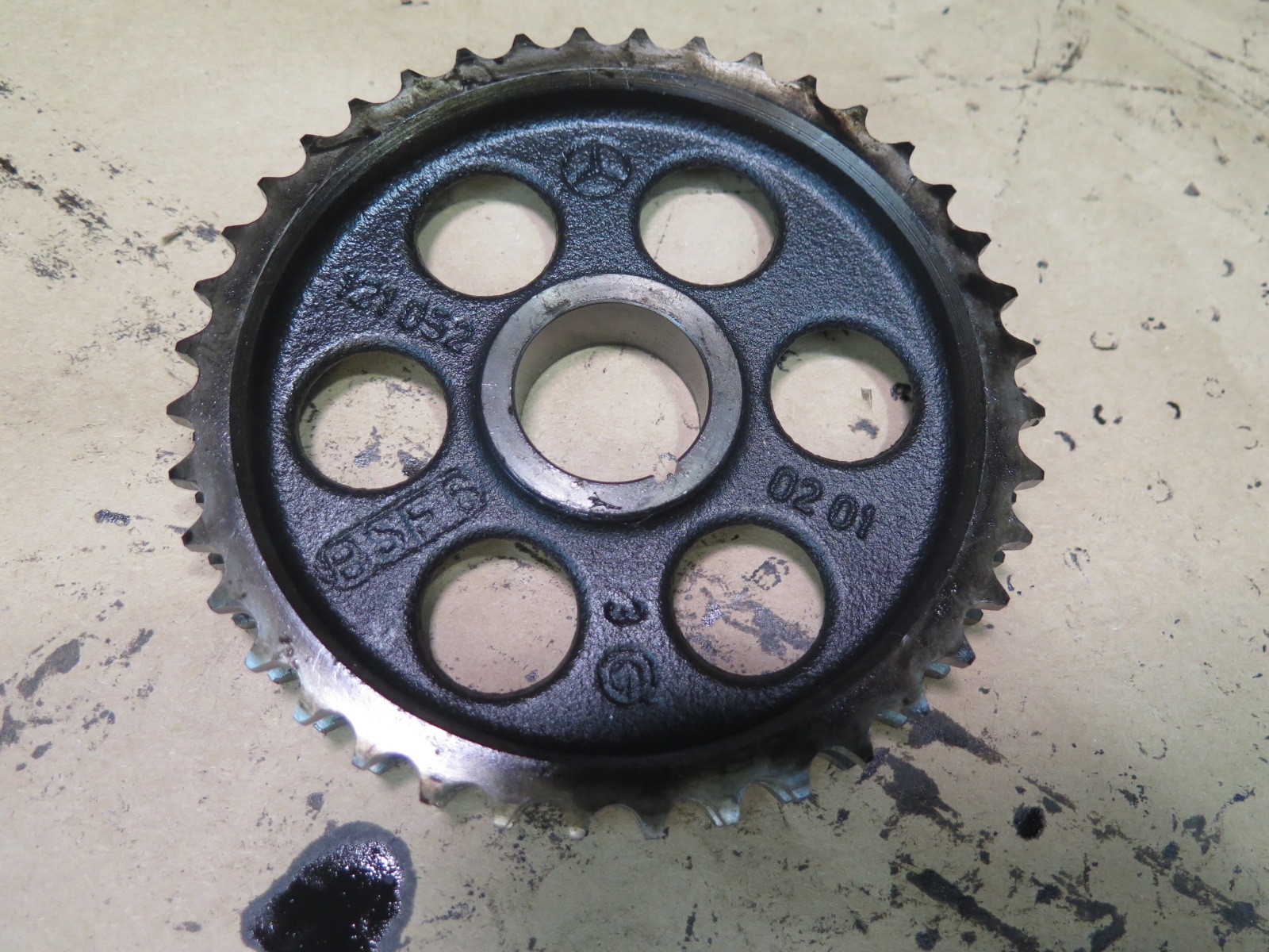 81-83 MERCEDES W123 240D OM616 DIESEL ENGINE MOTOR CAMSHAFT & ROCKER ARM OEM thumbnail 3