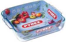 Pyrex Classic Glass Square Kitchen Oven Baking Cooking Roaster Dish- 25cm x 21cm