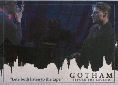 Gotham Season 2 Foil Parallel Base Card #54 ?Lasst?s beide das Band hören.?