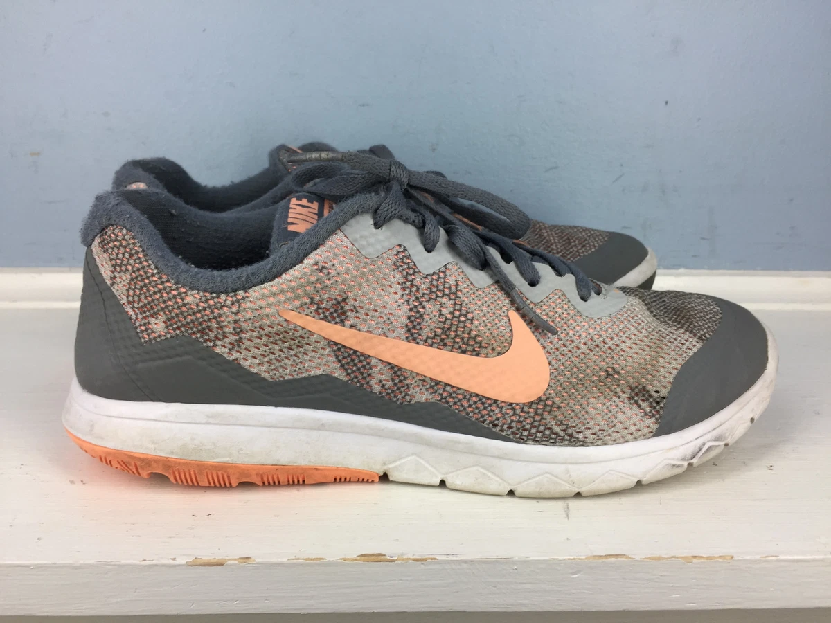 Nike Flex Experience RN 4 Womens 8 Gray Peach light weight running