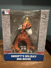 Snoopy Holiday Dog House San Francisco Giants MLB Baseball Peanuts Figurine