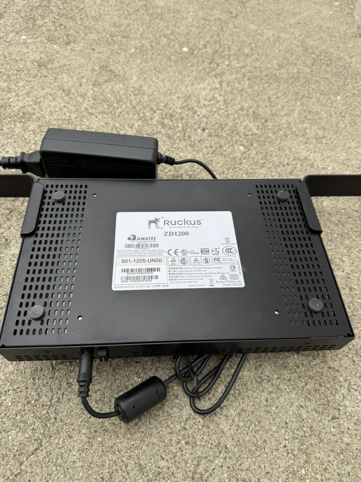 1 Ruckus ZoneDirector 1200 ZD1200 TESTED TO POWER ON ONLY-PARTS /REPAIR - Image 4 of 4