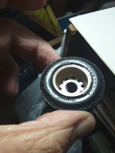 19 TOY VEHICLE TRUCK TIRES RUBBER & HARD PLASTIC 1 & 1/2 INCH DIAMETER PARTS - Picture 10 of 11