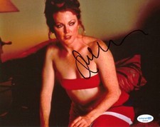 Julianne Moore Sexy Autographed Signed 8x10 Photo ACOA Julianne Moore Sexy Autographed Signed 8x10 Photo ACOA