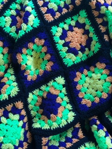Handgefertigte gehäkelte Halloween Farbthema Halloween Afghan Decke 50" x 65" - Bild 2 von 4