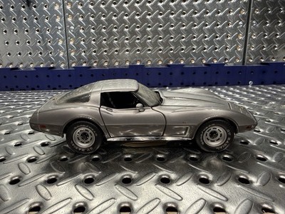 M422. Franklin Mint 1978 Chevy Corvette 25th Anniversary 1:24 Diecast Car Mint+