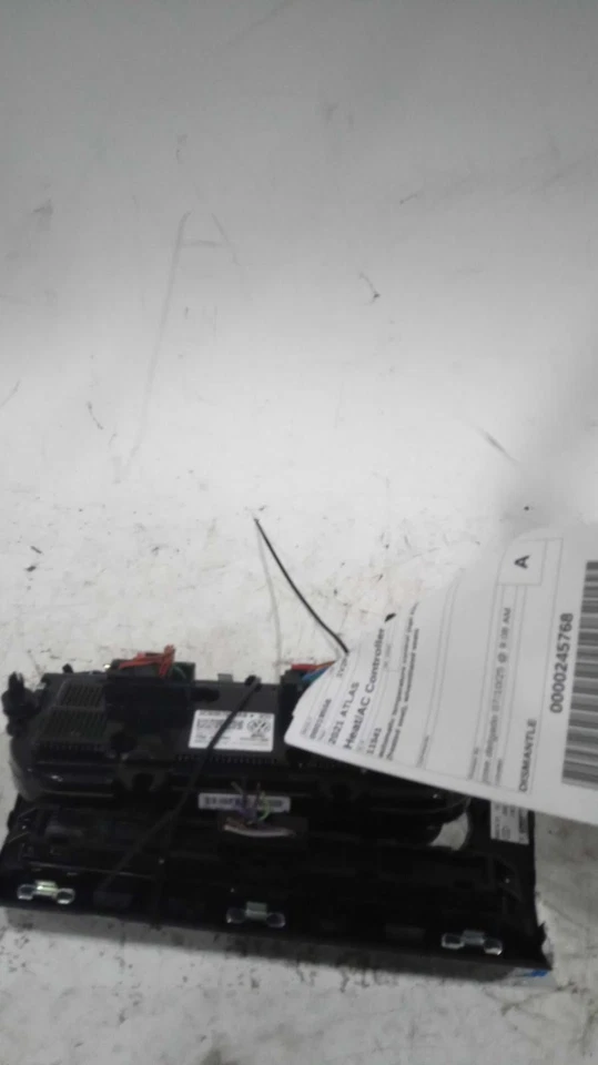 2021 Volkswagen Atlas A/C Selector Switch OEM Silver 58000 Miles NJ25-19556 - Image 2 of 3