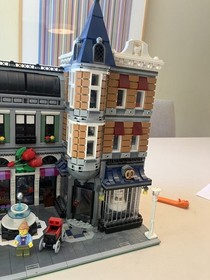 LEGO CREATOR: Assembly Square (10255)