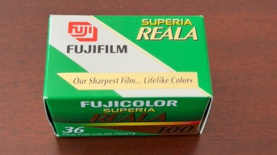 Fujifilm Fujicolor Superia Reala 100 35mm Film | 36 Exp | Expired 2004 | Cold St