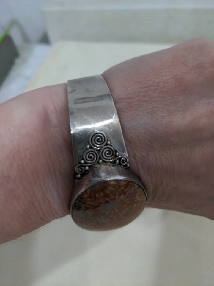 Brazalete Brazalete Brazalete Coral Fósil Vintage Plata de Ley 925 Firmado Sajen Foto 4 de 4