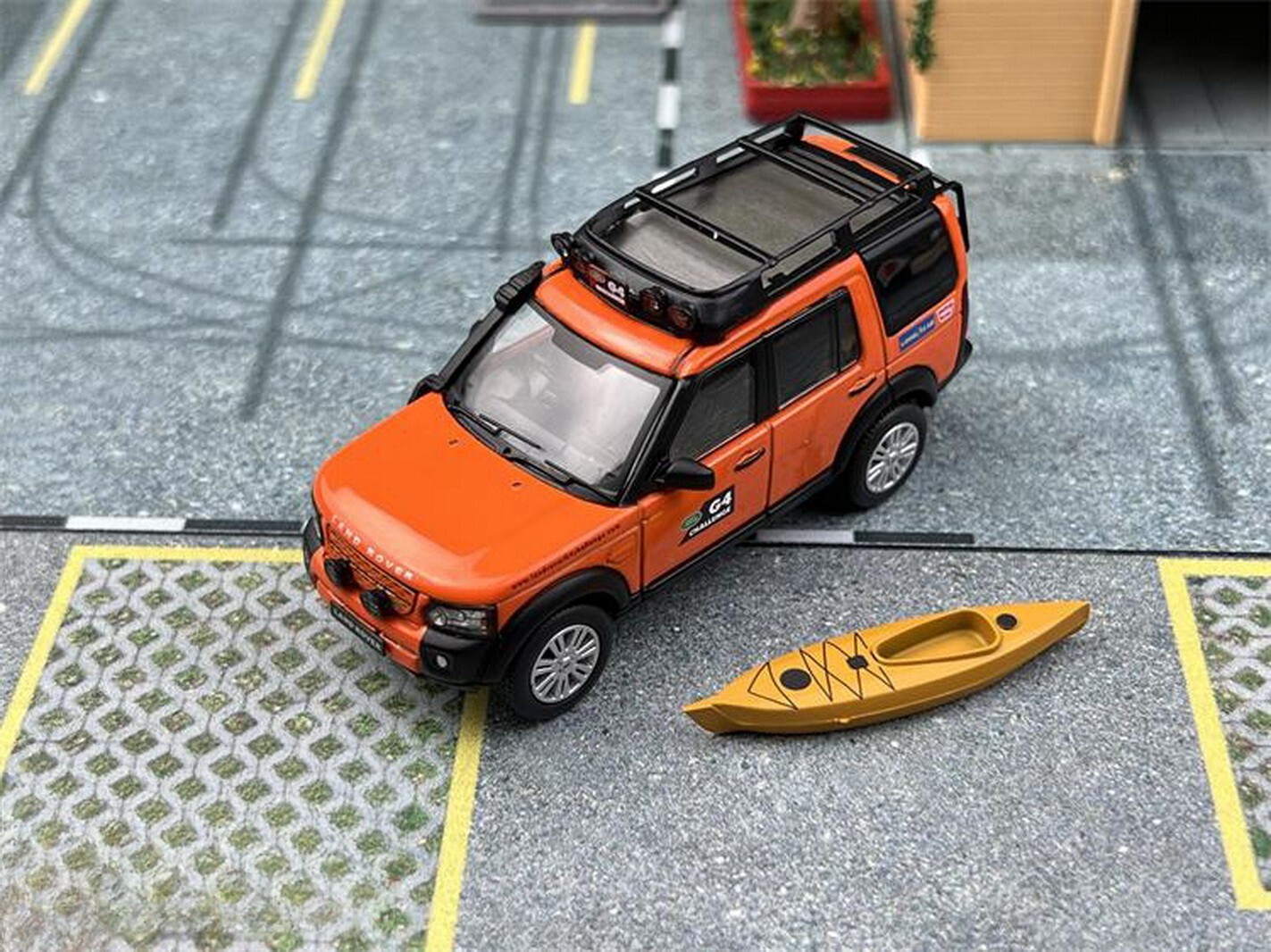 GCD 1/64 Scale Land Rover Discovery 4 Orange w/accessory Diecast Car Model