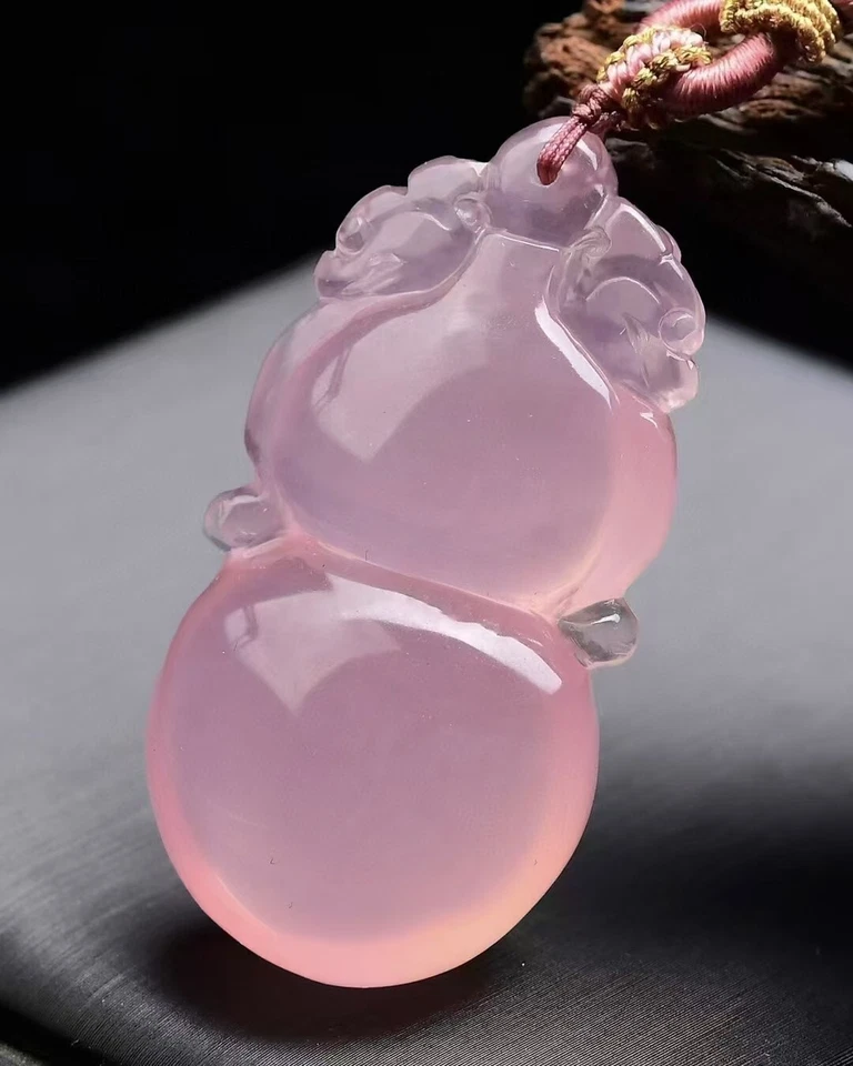 Calabaza de cristal rosa natural premium • Colgante Pi Xiu Foto 3 de 4