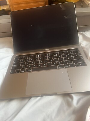Apple 2019 MacBook Pro 15'' 2.6GHz i7 / 16GB Ram / 256GB SSD - Space Gray