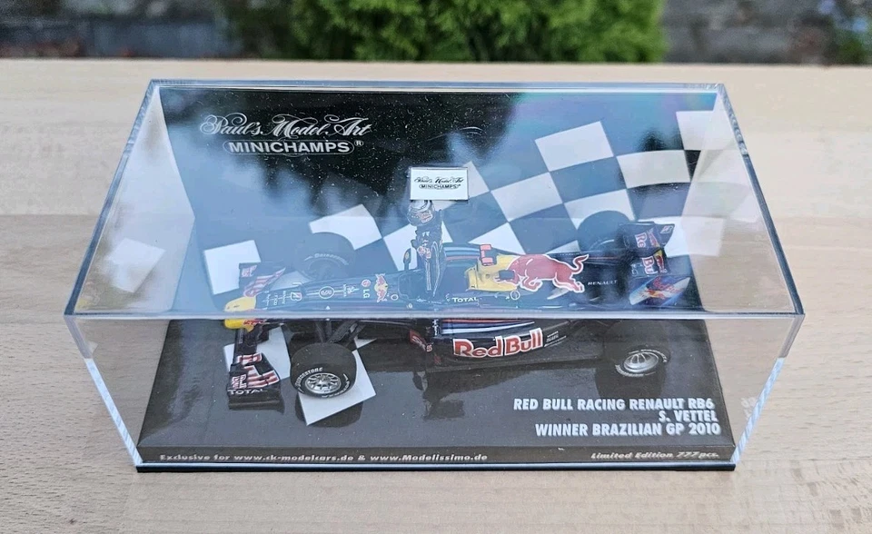 Sebastian Vettel Red Bull RB6 Winner Brazilian GP 2010 1:43 Minichamps - Bild 2 von 3