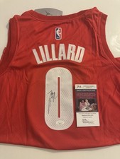 Damian Lillard Rookie Cards and Autograph Memorabilia Guide 30