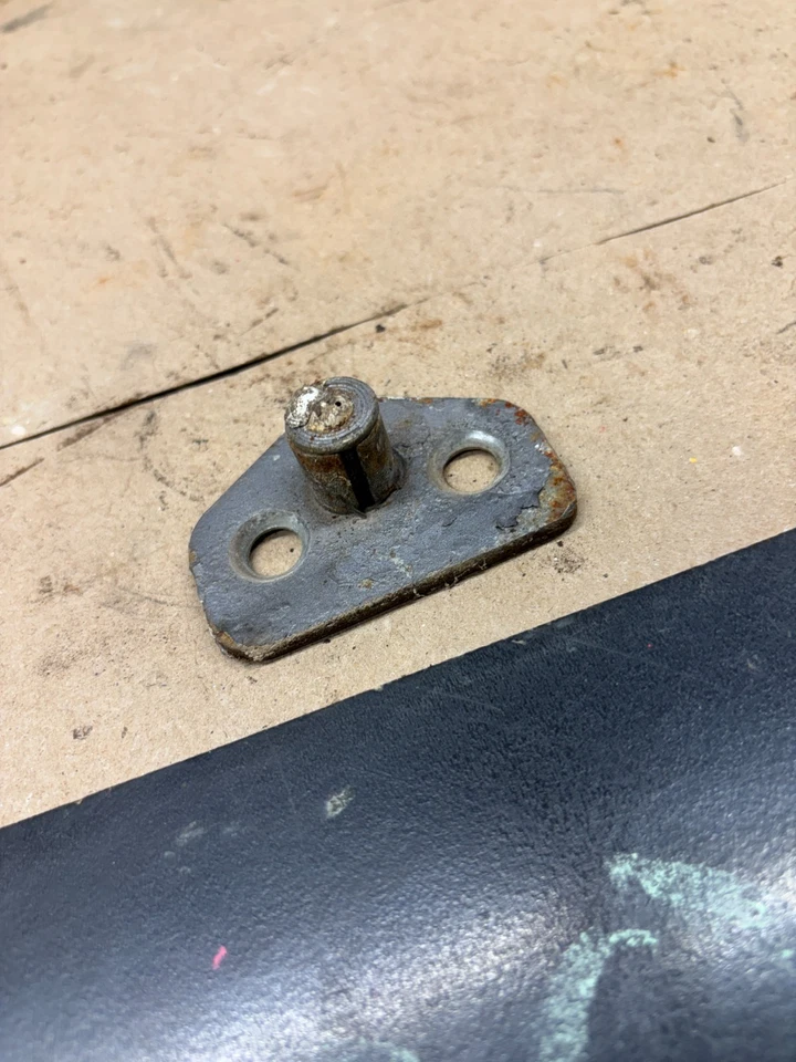 1978 1979 FORD BRONCO LATCH STRIKER - Image 3 of 4