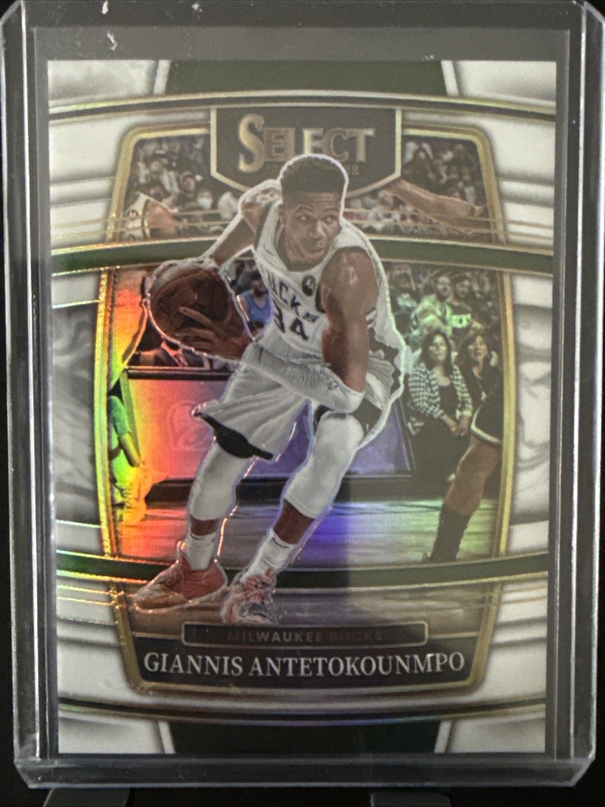 2021-22 Panini Select - Concourse Giannis Antetokounmpo #35 White Prizm /149