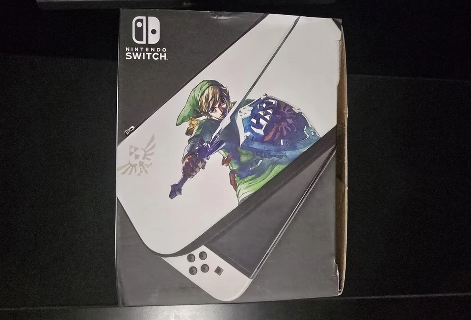 Legend Of Zelda - Nintendo Switch Case & Controller  - Image 4 of 4