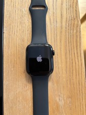 Apple Watch SE (2022) 44mm Midnight Aluminium Case with Sport Band M/L + spare