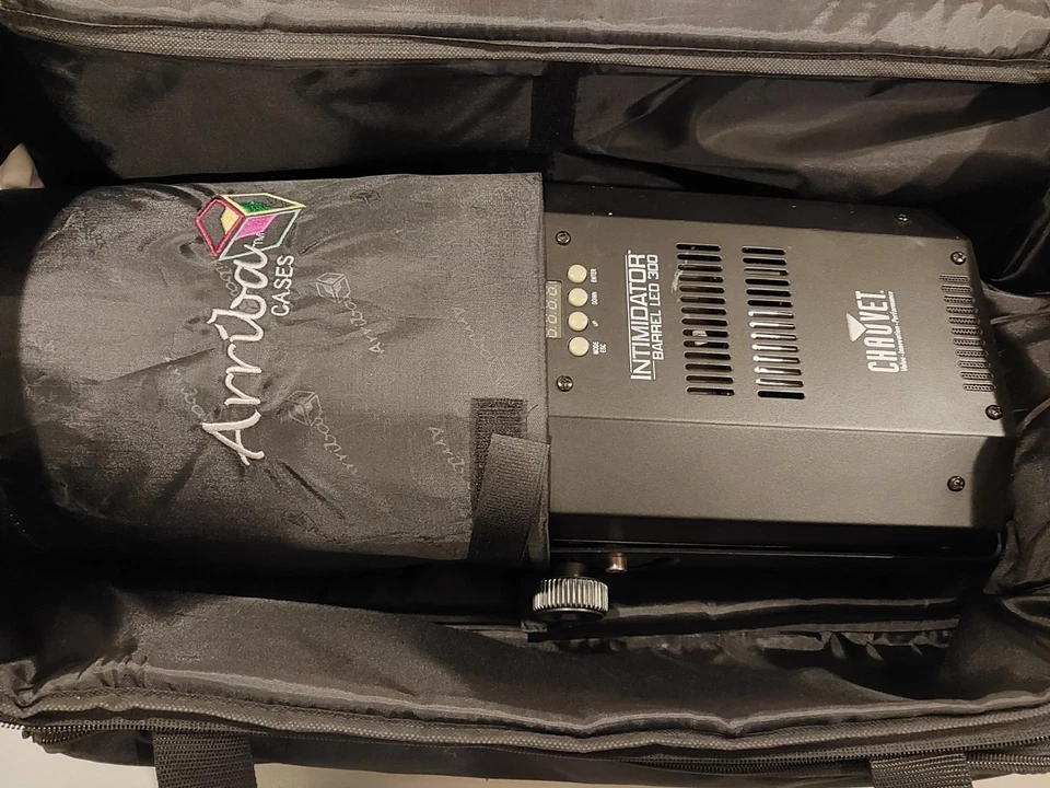 Chauvet Intimidator Barrel Scanner LED 300 w/ Bonus Arriba Case AC140 - Image 2 of 4