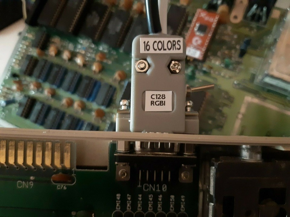 Video cable Commodore 128 C128 64 RGBI 40 80 colonne 16 colors SCART ...