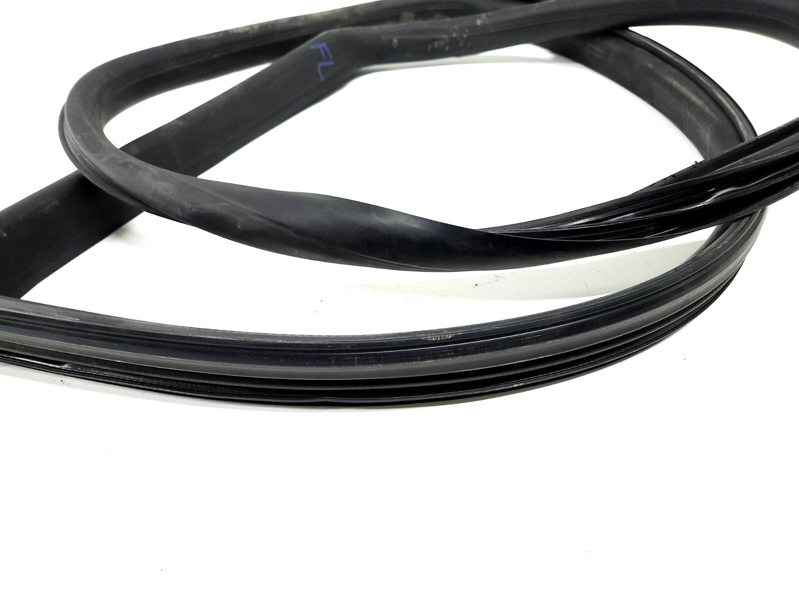 ⭐ 14-20 Maserati Ghibli Quatt Front Left Door Body Weatherstrip Gasket Seal Oem
