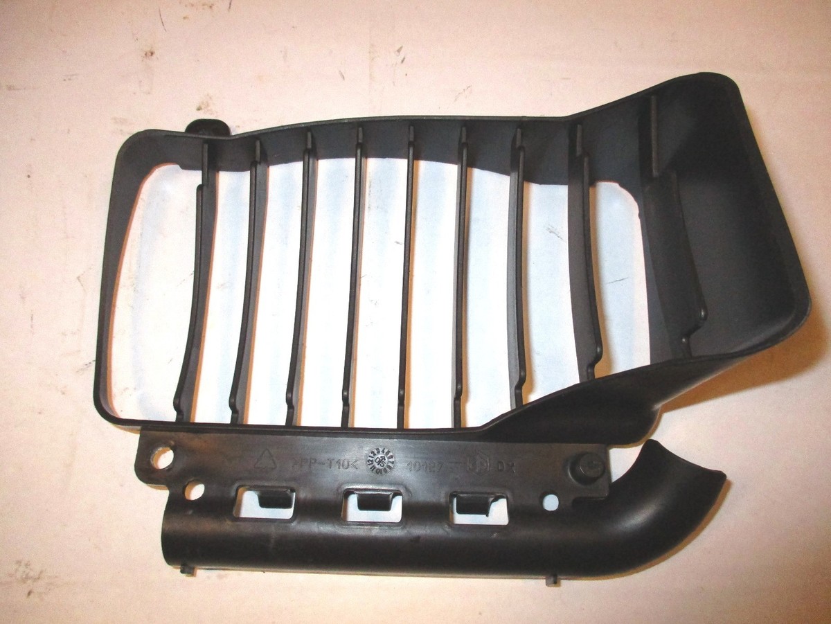 Dプライス VESPA PIAGGIO GT200L GRANTURISMO RIGHT SIDE RADIATOR GUARD GT 200