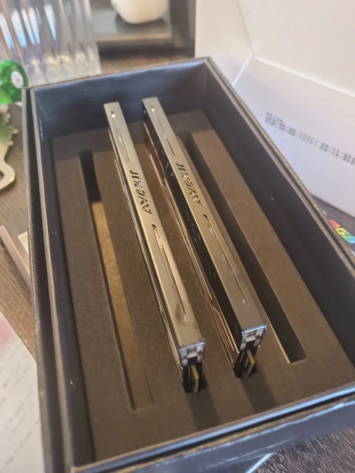 Avexir 16GB(8gbx2) DDR3 C9 1.65v - Image 2 of 3