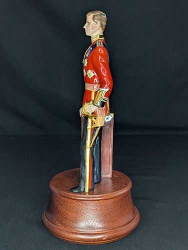 Estatuilla retirada Royal Doulton Príncipe de Gales edición limitada #187/1500 - Imagen 6 de 9