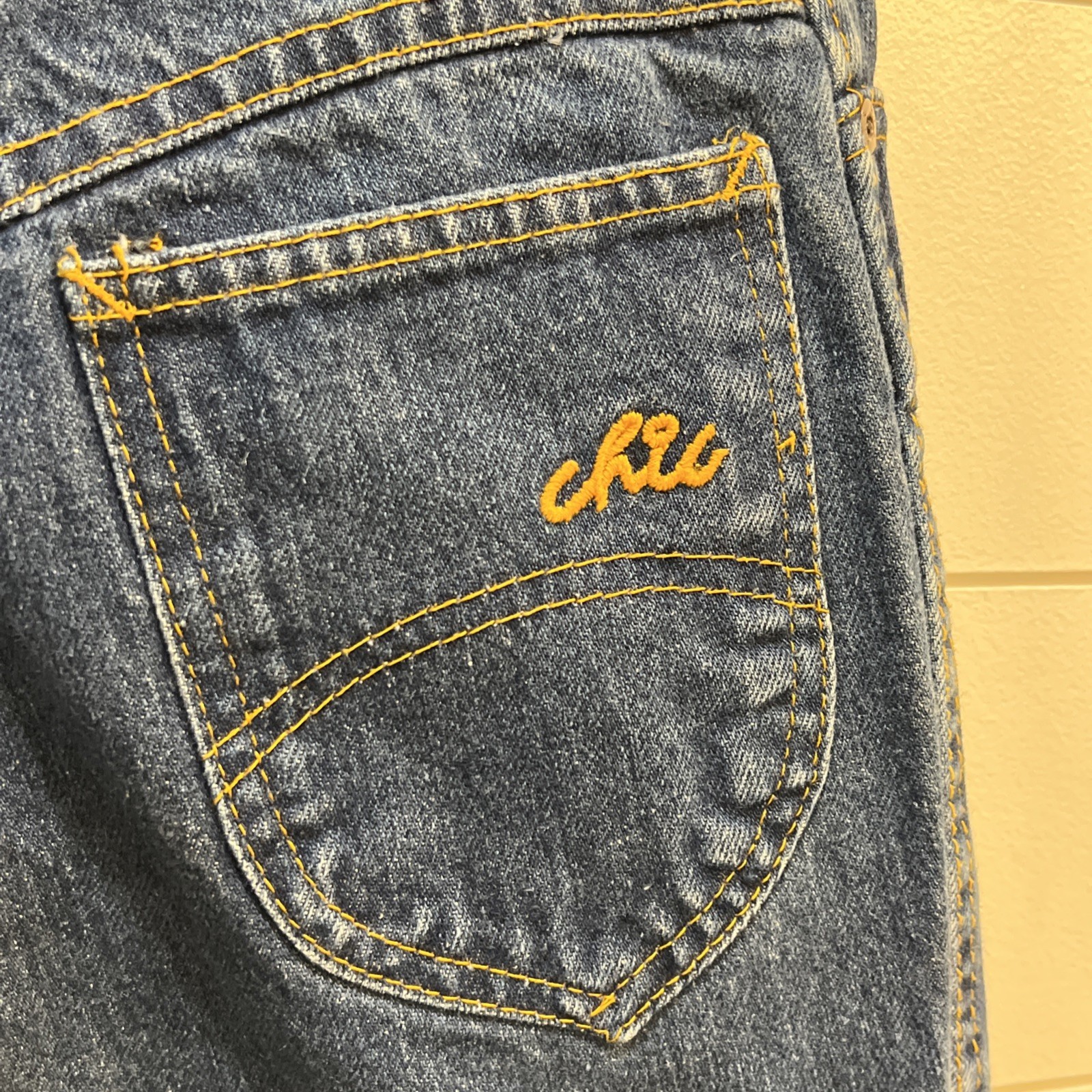 Vintage Chic H.I.S Dark Wash High-Waist Mom Jeans Size 12 (Actual 26x30.5)