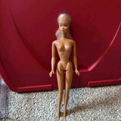 1966 twist and turn Barbie Pat pending Japan